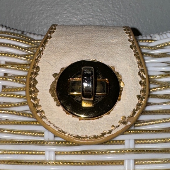 RARE Lilly Pulitzer Wicker Clam Style Handbag Purse White Gold - Picture 5 of 16